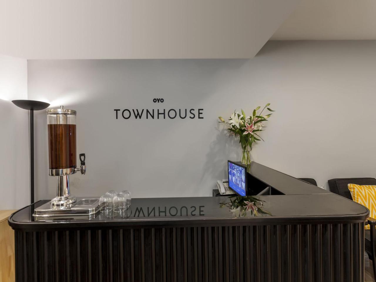 Oyo Townhouse 11 Esplanade Hotel Kolkata Luaran gambar