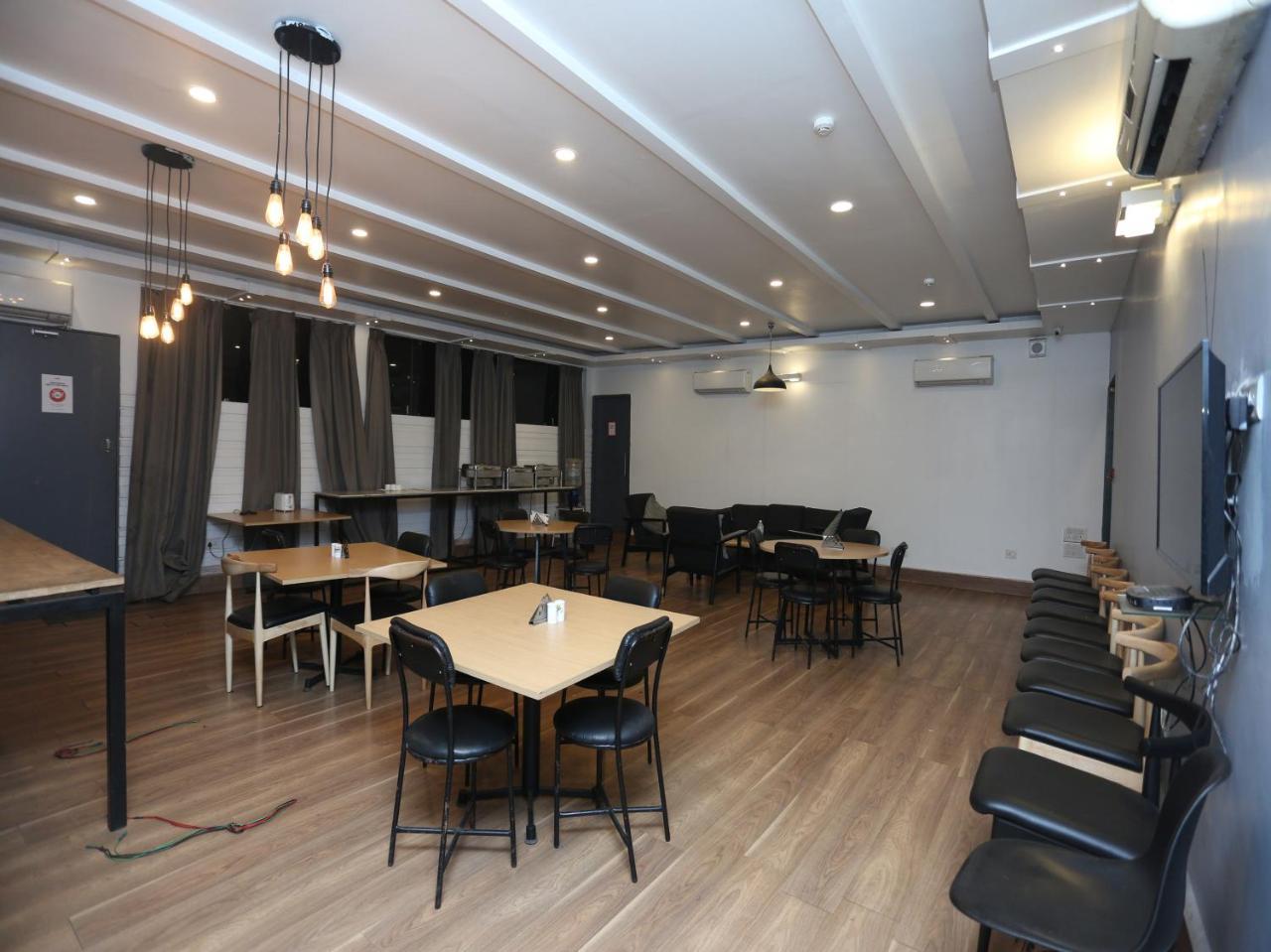 Oyo Townhouse 11 Esplanade Hotel Kolkata Luaran gambar