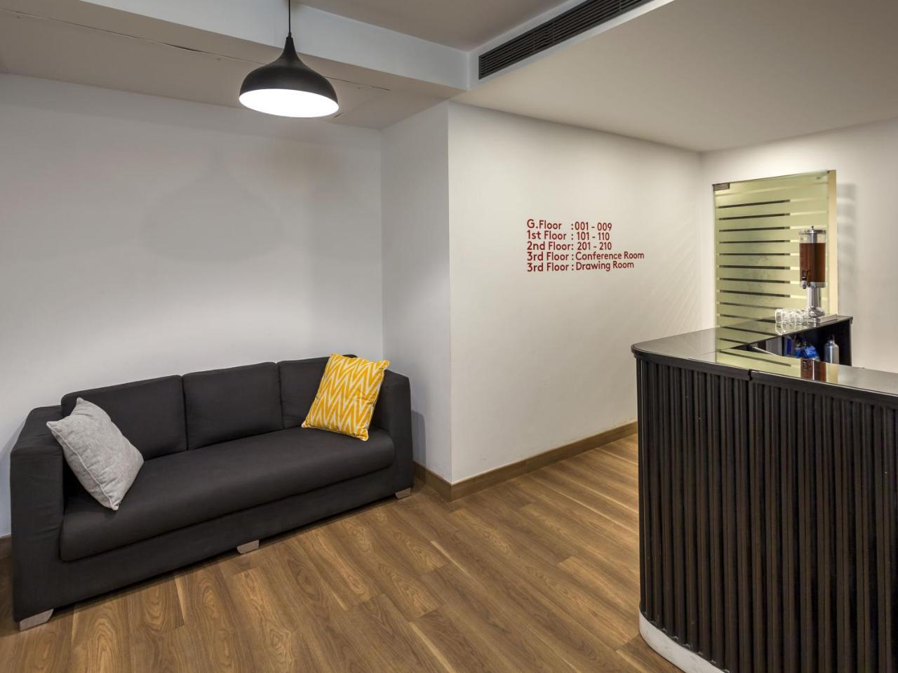 Oyo Townhouse 11 Esplanade Hotel Kolkata Luaran gambar