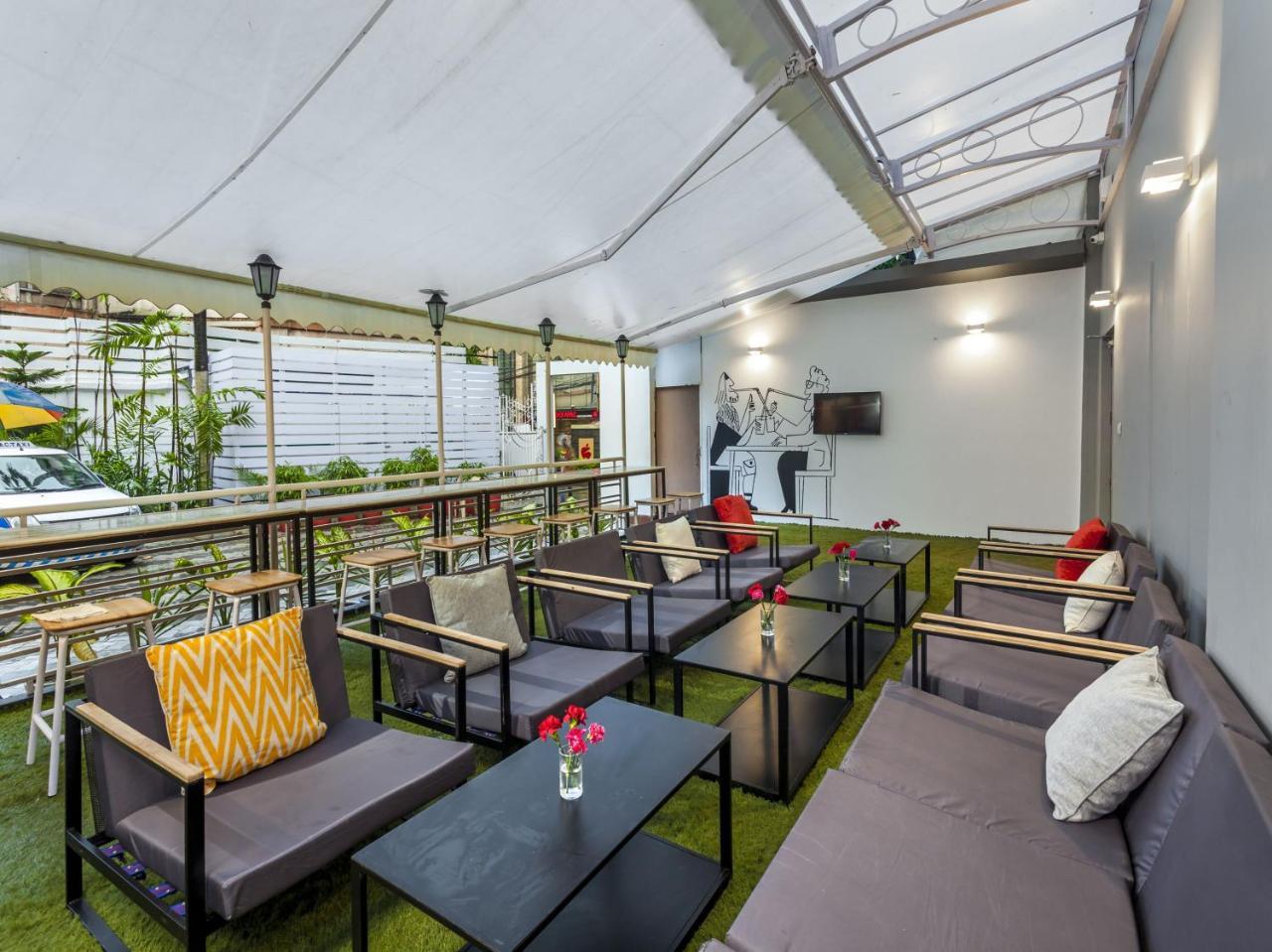 Oyo Townhouse 11 Esplanade Hotel Kolkata Luaran gambar